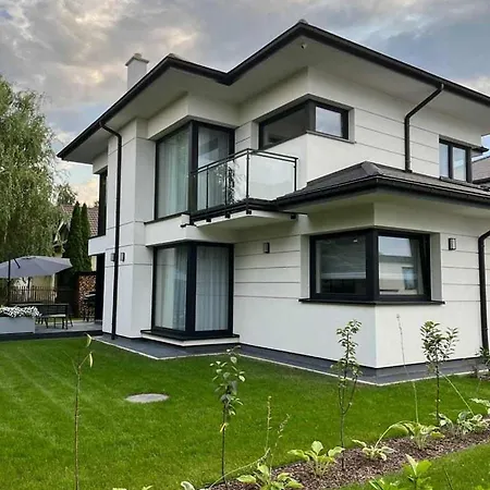Willa Zacisze Lesznowola  Exterior foto
