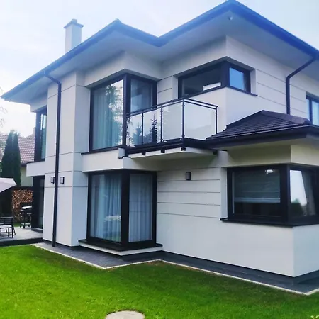 Willa Zacisze Lesznowola  Exterior foto